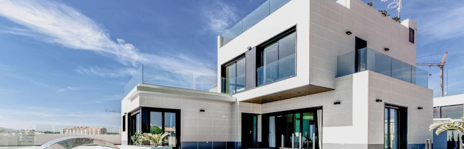 Multigenerational households now represent 10 percent of all families