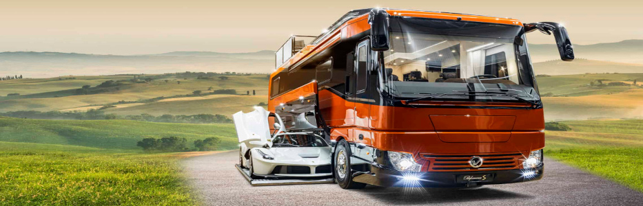 Thousands flock to glimpse off-grid caravans, RVs and motor homes